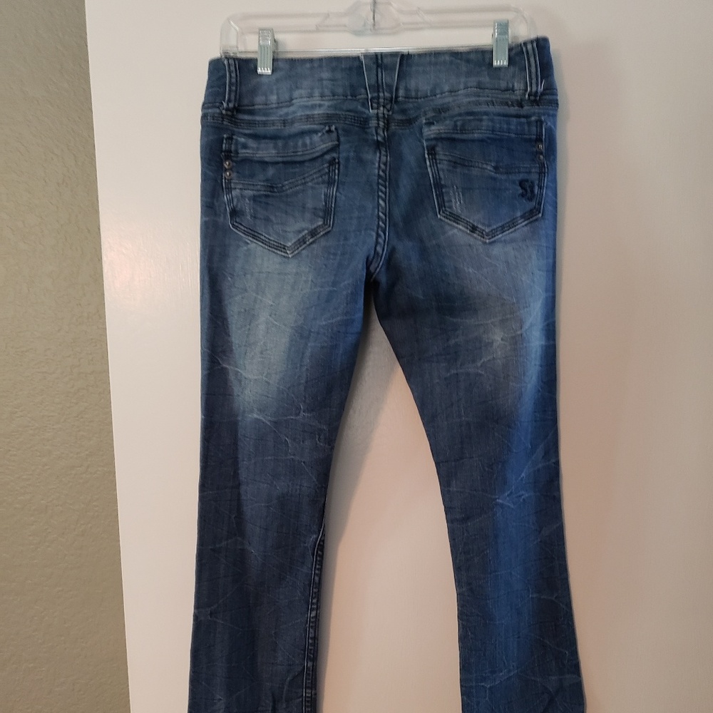 Jean - Picture 3 of 3